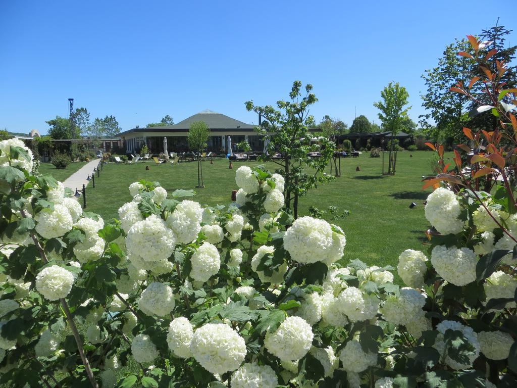Riva'S Club Hotel Hüseyinli Bagian luar foto